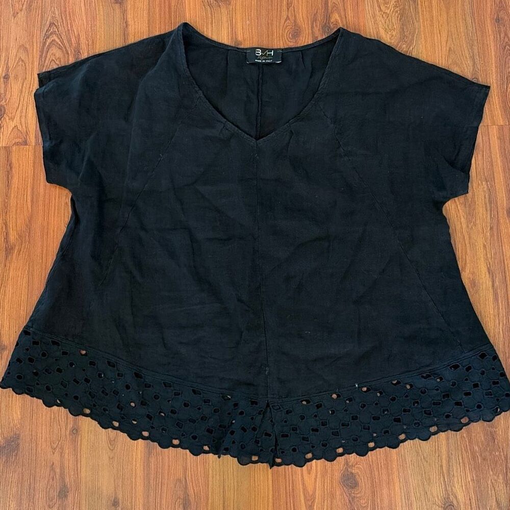 NMH Made in Italy black 100% linen short sleeve V-neck top oversized lace cut ou